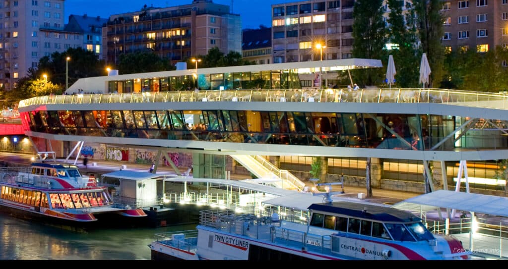 LECCOR | Austria | Vienna | Passenger dock LED-handrail U48 - References