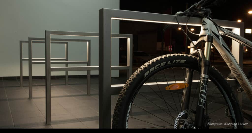 LECCOR | Austria | Linz | Supermarket LED-Handrail U60x40 | Bicycle Racks - References