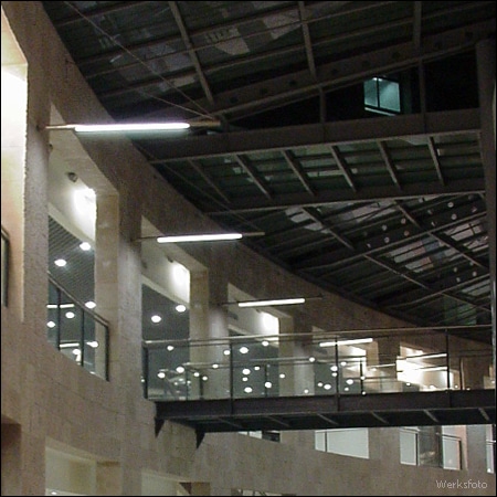 Wandleuchte FIACCOLA TYP 141an einer Innenwand