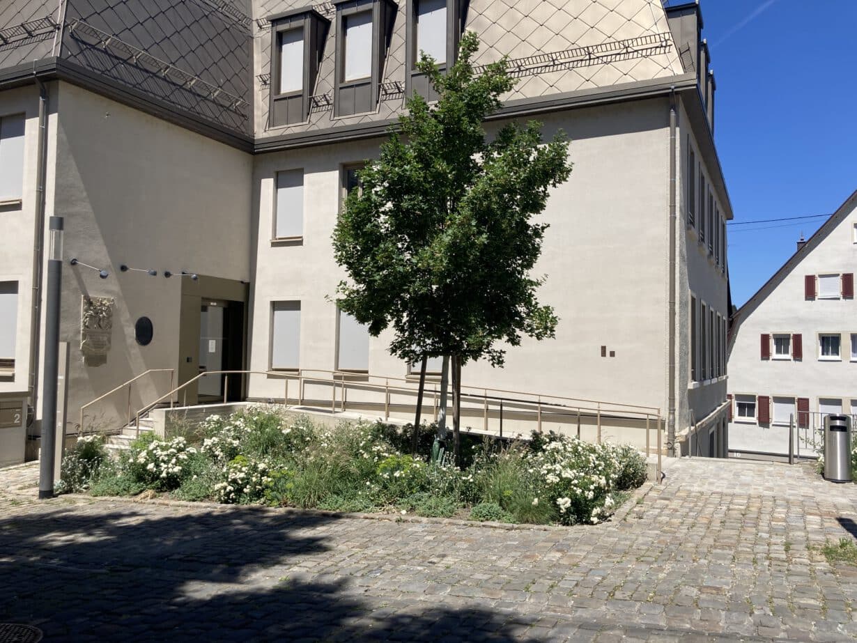 Hölderlinhaus Nürtingen, LED Edelstahlhandlauf LAMANO U42, Pulverbeschichtung